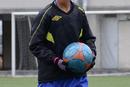ピステとは？　冬のサッカーの練習に欠かせない防寒着について解説