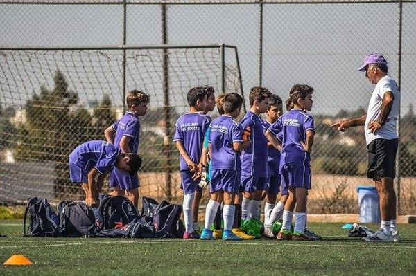football-4544858_640 (1).jpg