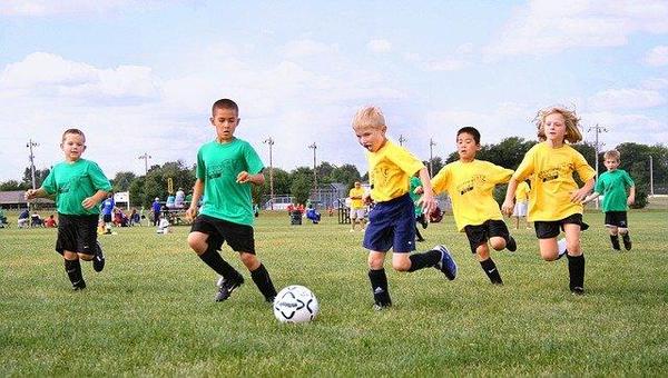 team-of-young-footballers-1493006_640 (3).jpg