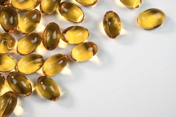 gel-capsules-5834023_640 (1).jpg