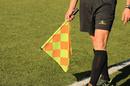 オフサイドトラップとは?　正確性が求められるサッカーの守備戦術を解説