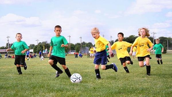 team-of-young-footballers-1493006_640.jpg