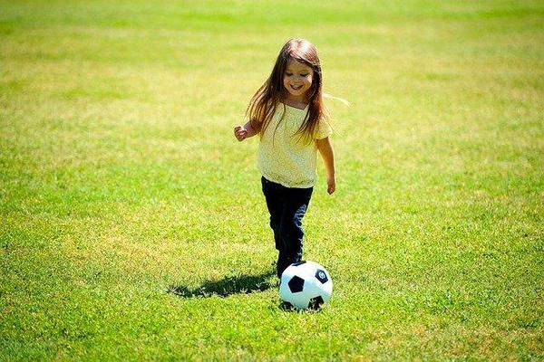 girl-g0dda9bb33_640.jpg
