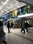 持ってる男。本田圭佑が新宿駅をジャック！